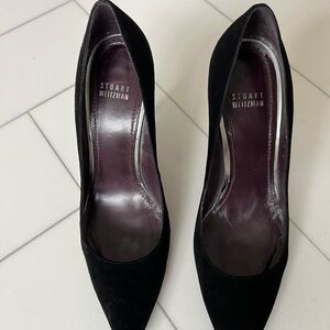 Stuart Weitzman Black Suede Nouveau pump sz 9.5
